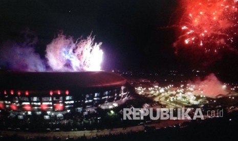 Stadion Gelora Bandung Lautan Api di malam pembukaan pon XIX jabar 2016.