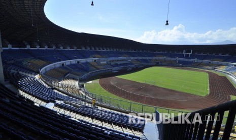 Stadion Gelora Bandung Lautan Api (GBLA) , Kota Bandung. (Mahmud Muhyidin)