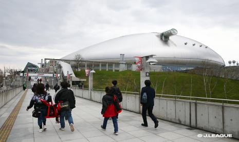 Stadion Sapporo Dome, Jepang.