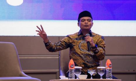 Staf Khusus Menteri Agama Bidang Hubungan antar Kementerian/Lembaga, TNI-Polri, serta Kerukunan dan Toleransi, Mohammad Nuruzzaman mengungkapkan pentingnya tugas pengawasan Kementerian Agama atas pengelolaan zakat di Indonesia sebagai jaminan untuk publik.