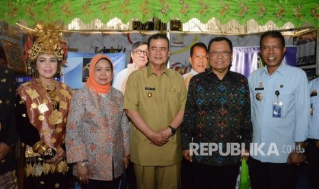 Stand MPR meramaikan peringatan HPN di Padang. 