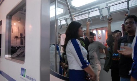 Stand MRT di arena Pekan Raya Jakarta, Juni 2012.