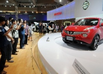 Stand Nissan di Indonesia International Motor Show (IIMS) 2011. 