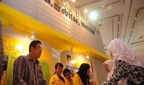 Stand Universitas Indonesia dalam sebuah ajang pameran pendidikan internasional