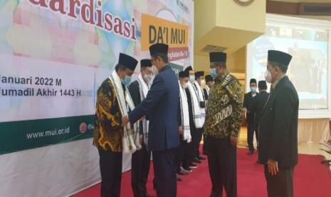 Komisi Dakwah MUI menggelar wisuda standardisasi dai di Hotel Mercure, Jakarta, Ahad (23/1/2022). Para dai berstandar MUI diharapkan mampu maksimalkan dakwah digital. 