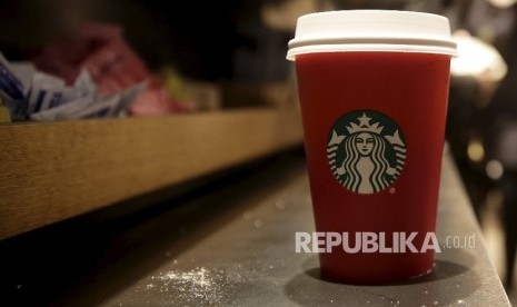 Starbucks. Seorang pelanggan Starbucks mengalami luka bakar setelah tersiram minuman panas yang dipesannya melalui layanan drive-thru.