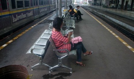 Stasiun Bogor masih sepi pasca longsornya rel di Stasiun Cilebut