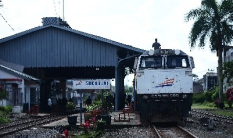 Stasiun Kereta Api Kota Sukabumi, Jawa Barat, Ahad (8/2).