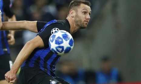 Bek Inter Milan Stefan de Vrij bereuni dengan Simone Inzaghi. 