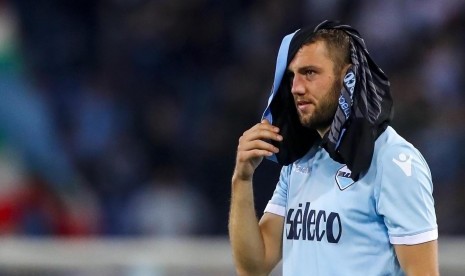 Stefan De Vrij usai laga melawan Inter Milan.