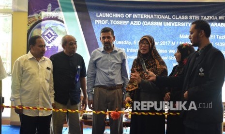 STEI Tazkia Resmikan Program Kelas Internasional