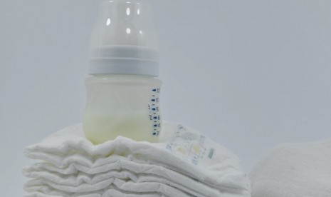 Sterilisasi peralatan bayi seperti botol bayi bisa dilakukan dengan beragam metode, mulai dari air mendidih hingga alat khusus.