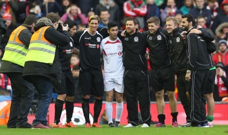 Steven Gerrard All-Stars v Jamie Carragher All-Stars - Liverpool FC Foundation Charity Match - Anfield - 29/3/15 (From L-R) Luis Suarez, Fernando Torres, Luis Garcia, Xabi Alonso, Steven Gerrad, Dirk Kuyt and Alvaro Arbeloa