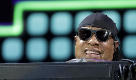 Stevie Wonder telah membuat beberapa orang yang berinteraksi dengannya berpikir kalau dia tak betul-betul buta.