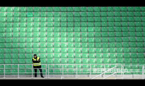 Kondisi stadion San Siro kosong akibat pengaruh wabah corona.