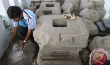 Stones in Ketawanggede site.   