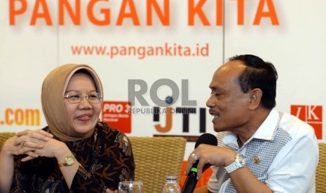 Strategi Swasembada Pangan: Dirjen Perdagangan Dalam Negeri Kemendag Srie Agustina (kiri), dan Anggota Dewan Perwakilan Daerah (DPD) RI Ajiep Padindang menjadi pembicara dalam Diskusi Pangan Kita, Jakarta, Senin (25/5).