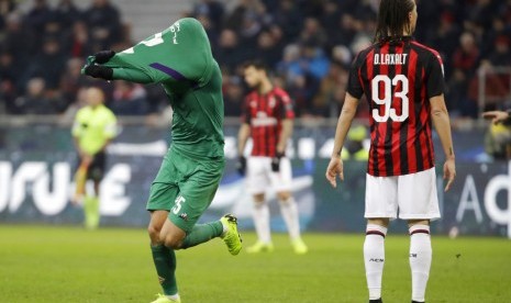 Striker Fiorentina, Fredrico Chiesa (kiri) merayakan gol ke gawang AC Milan pada laga Serie A, Sabtu (22/12).