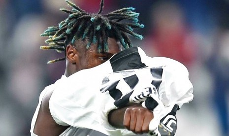 Striker Juventus, Moise Kean merayakan golnya ke gawang AC Milan pada laga Serie A di Stadion Allianz, Ahad (7/4) dini hari WIB. Juve menang 2-1.