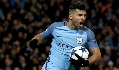 Striker Manchester City seusai mencetak gol ke gawang AS Monaco pada laga Liga Champion, di stadion Etihad, Rabu (22/2) dini hari WIB.