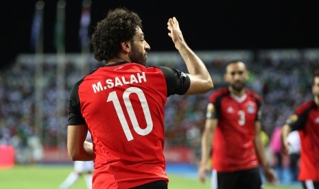 Striker Mesir, Mohamed Salah saat merayakan gol pada laga semifinal Piala Afrika 2017 lawan Burkina Faso, Rabu (1/2). 