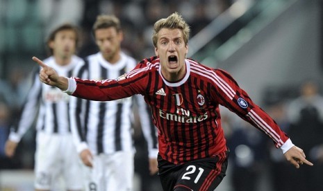 Striker Milan, Maxi Lopez