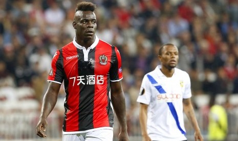 Striker OGC Nice asal Italia Mario Balotelli.