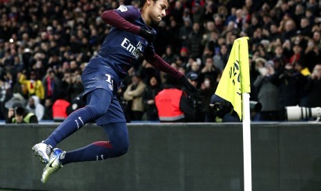 Striker Paris Saint Germain Neymar Jr. 