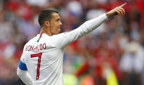 Striker timnas Portugal, Cristiano Ronaldo merayakan gol ke gawang Maroko pada laga Piala Dunia 2018 di Stadion Luzhniki, Moskow, Rusia, Rabu (20/6).