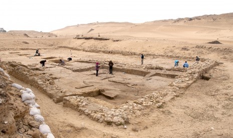 Struktur rumah kuno yang ditemukan di dekat piramida Giza.