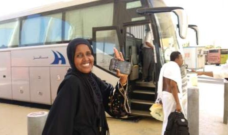 Su'ad, seorang warga AS dari Minnesota sebelum berangkat ke Makkah dari Bandara King Abdulaziz, Jeddah, Rabu (15/8). Ia dan suaminya merupakan generasi pertama imigran Somalia yang tiba di AS pada 1990-an.