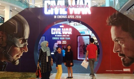 Suasana acara Captain America: Civil War Fans Day di Mall Gandaria City, Jakarta, Sabtu (30/4).