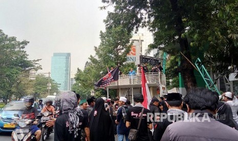 Bang Japar staged 707 rally in front of Ministry of Law and Human Rights on Friday (July 7) to turn back Ahok to Cipinang prison. 