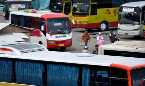 Suasana aktivitas Terminal Terpadu Merak, Banten,