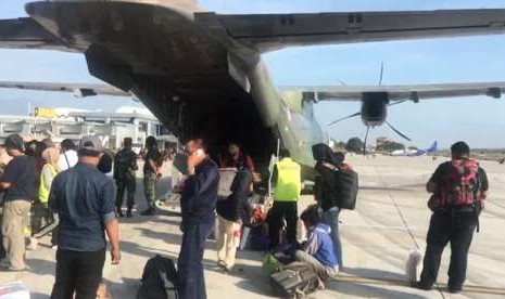 Suasana bandara Mutiara, Palu, Selasa (2/10).