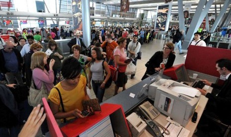 Suasana bandara Sydney saat Qantas menghentikan layanan penerbangan pada Oktober 2011.