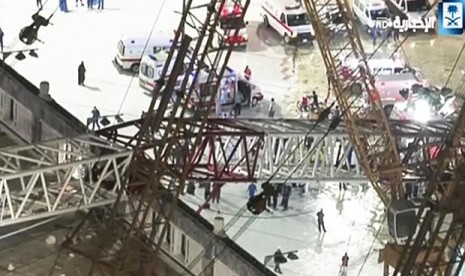 Suasana beberapa saat setelah crane jatuh di Masjidi Haram.