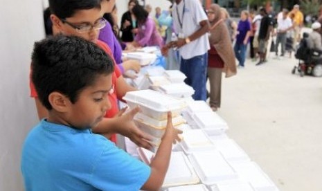 Suasana berbagi saat Ramadhan di San Antonio, Texas, Amerika Serikat