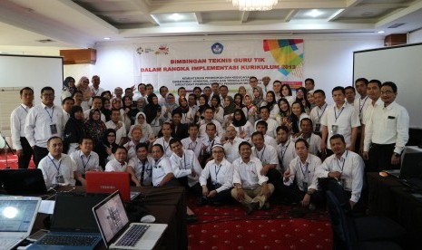 Suasana bimbingan teknis guru TIK nasional.