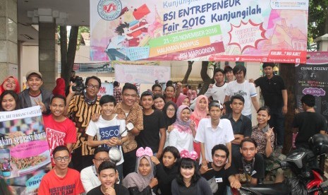 Suasana BSI Entrepreneur Fair 2016 di kampus BSI Margonda Depok. 