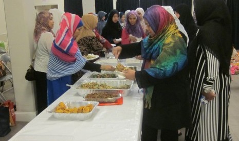  Suasana buka puasa bersama di Masjid IMAAM Center, Maryland (1)