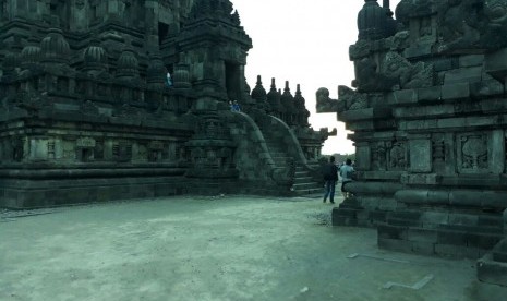 Suasana Candi Prambanan yang ada di Dusun Bokoharjo, Kecamatan Prambanan, Kabupaten Sleman, DIY, Kamis (27/12).