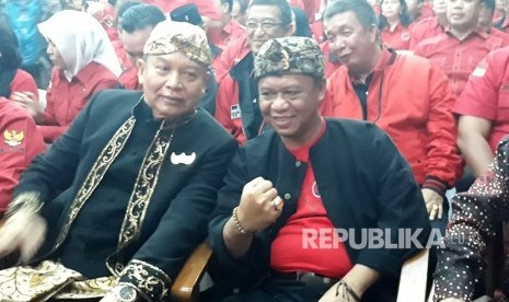 Suasana deklarasi enam pasangan calon gubernur dan wakil gubernur di DPP PDIP Lenteng Agung, Jakarta , Ahad (7/1).