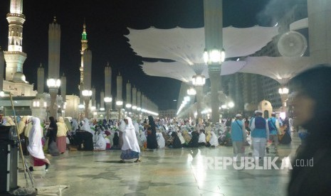 Masjid Nabawi.