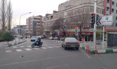 Suasana di jantung kota Teheran, Iran.