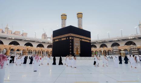 Suasana di Kabah, Makkah.