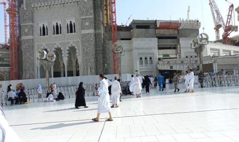 Suasana di luar Masjidil Haram yang tampak lenggang, Rabu (3/8). Kelenggangan ini setelah semua jamaah haji Indonesia gelombang kedua termasuk jamaah seluruh dunia bergeser ke Madinah.