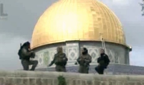 Suasana di Masjid Al Aqsa