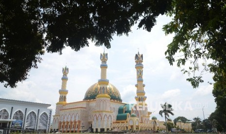  Suasana di Masjid komplek Islamic Center Mataram, Lombok, NTB. Sabtu (28/1)