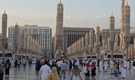 Suasana di Masjid Nabawi. Tas ditemukan petugas kebersihan Masjid Nabawi asal Indonesia 